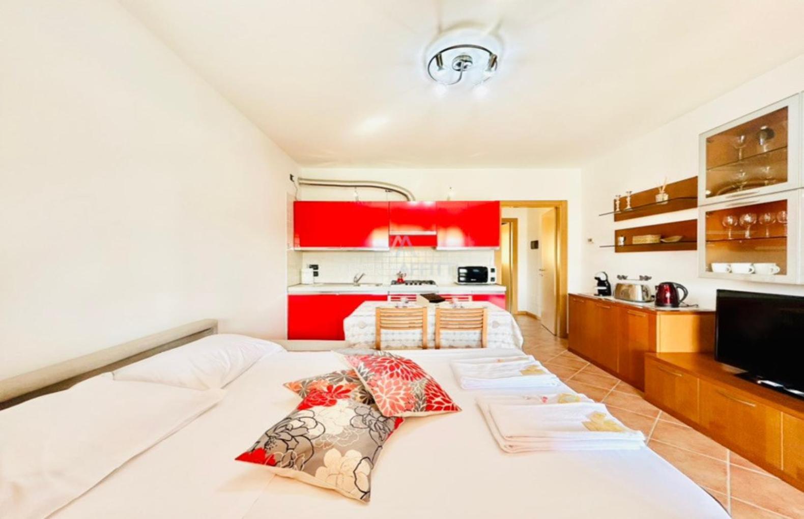 Artemide Apartment - A Soli 150M Dal Lago Di Garda سيرمِيوني المظهر الخارجي الصورة