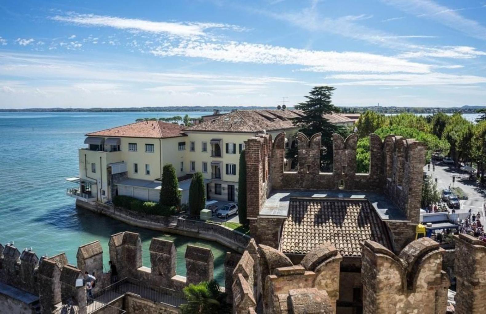 Artemide Apartment - A Soli 150M Dal Lago Di Garda سيرمِيوني المظهر الخارجي الصورة